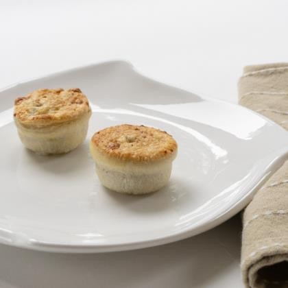 Savouries Petite Steak & Cheese 19g