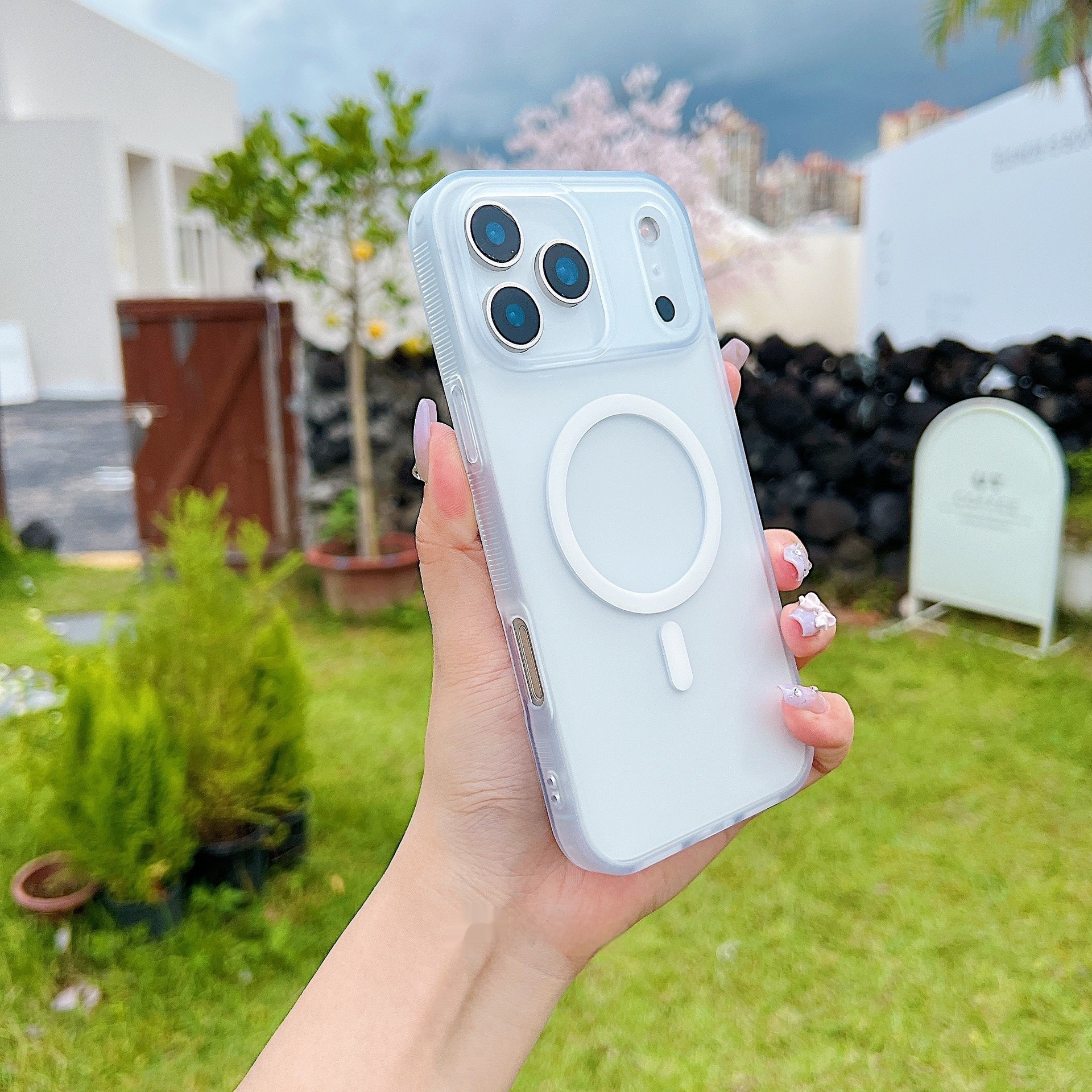 Fashion Magnetic Matte Drop-resistant Protective Cover