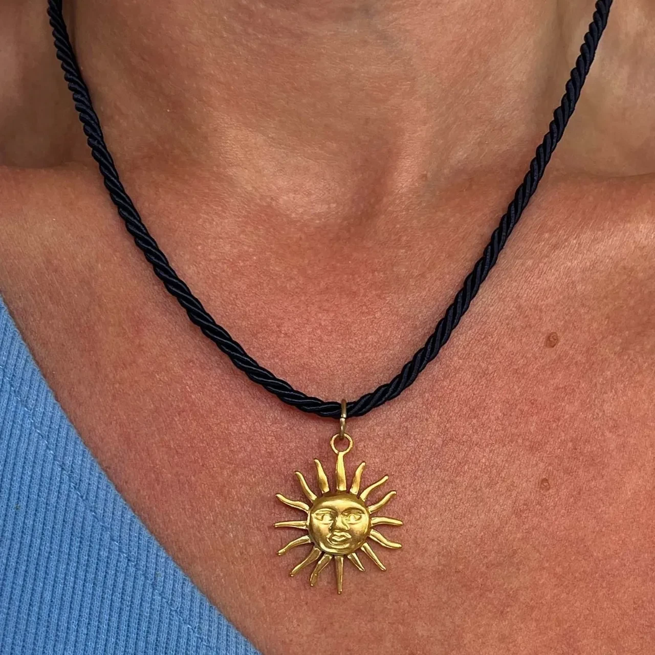 Beach Vacation Style Conch Abstract Sun Chain