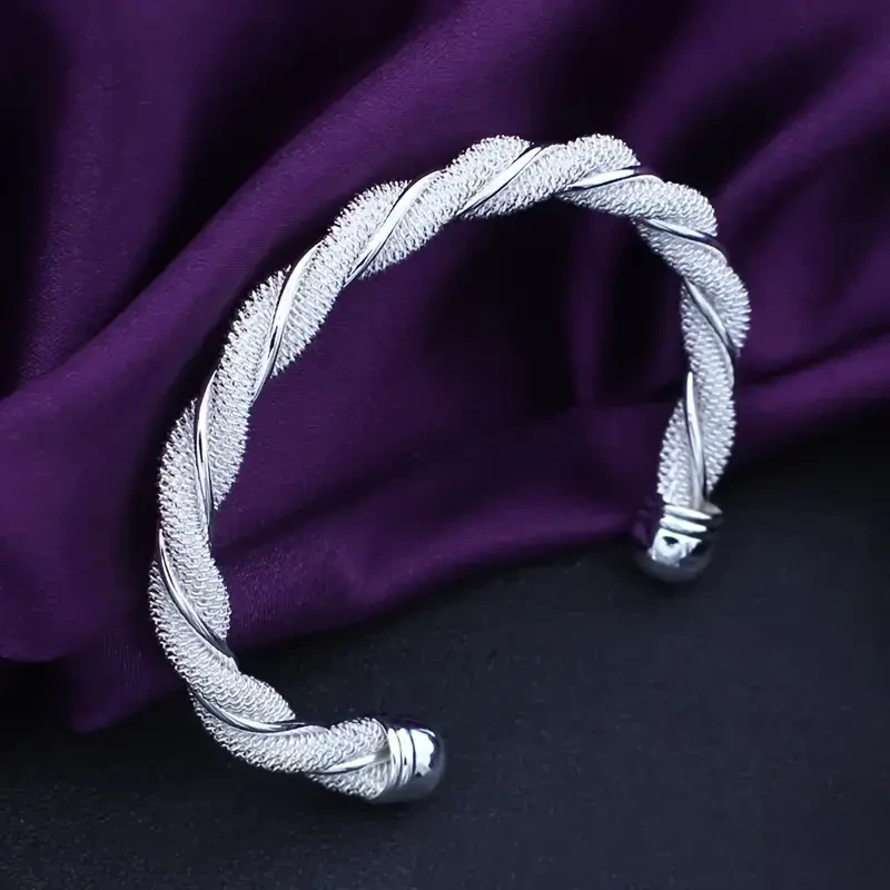 A Stylish Bracelet Made of 925 Sterling Silver with Twisted Pattern And Mesh Cuffs