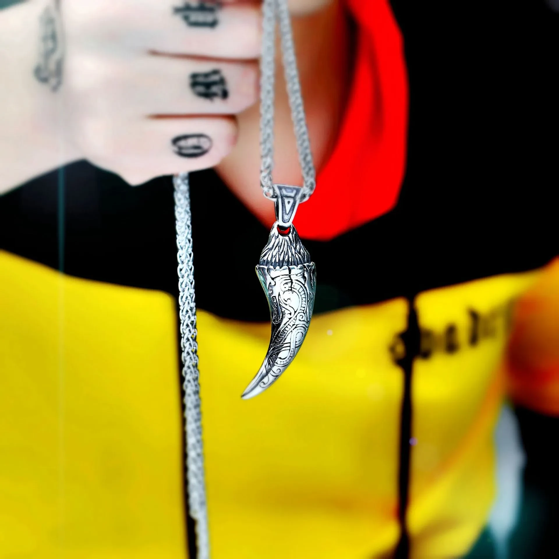 Retro Stainless Steel Wolf Tooth Pendant European And American Personalized Totem Men's Pendant Jewelry