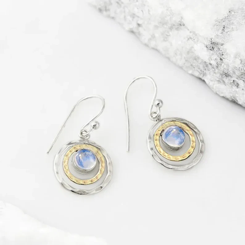 New Fashion Retro Toroidal Three-Dimensional Hollow Emerald Earrings