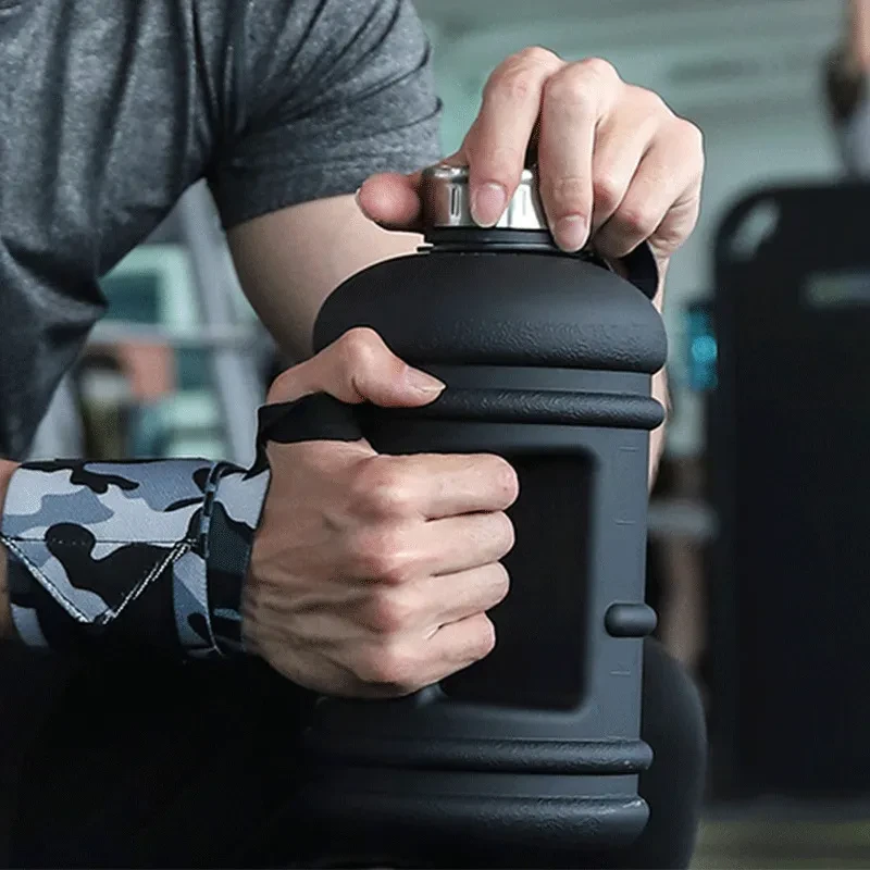 Large-capacity Portable Cycling Plastic Sports Bottle
