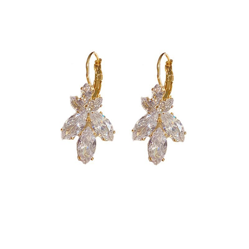 Inlaid Zircon Super Shiny Leaves Cold Delicate Earrings