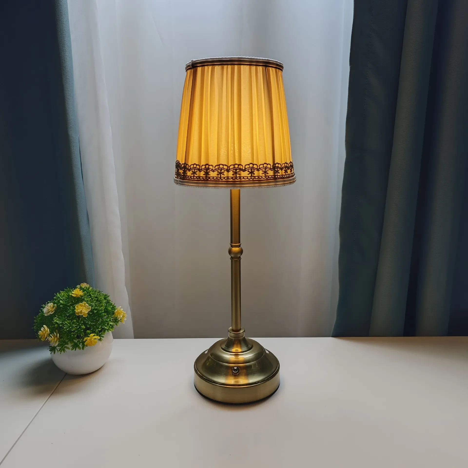 Nordic Modern Simple Dining Table Ambience Light Advanced Bedroom Bedside Lamp Small Night Lamp