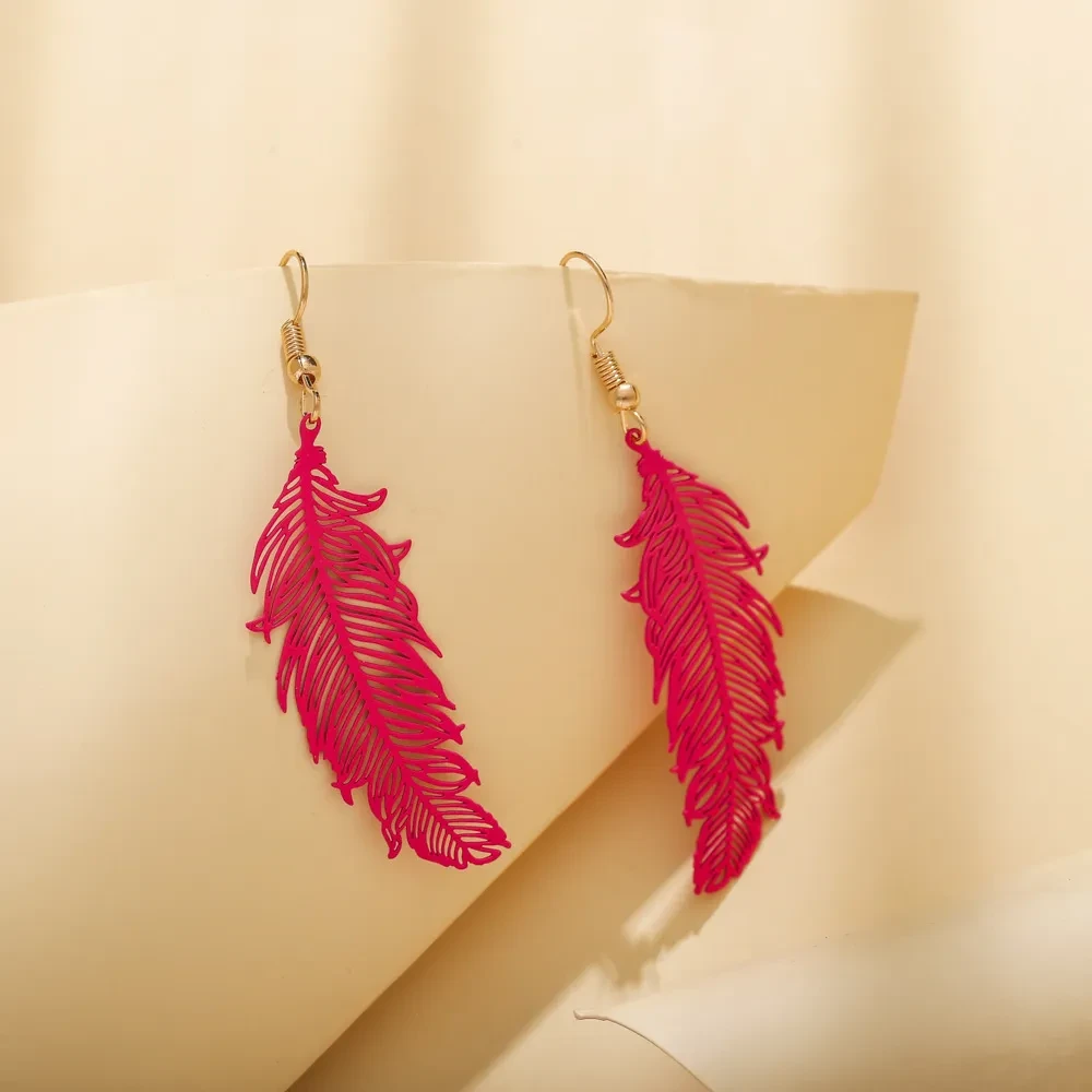 Women's Airy And Versatile Hollow Feather Earrings