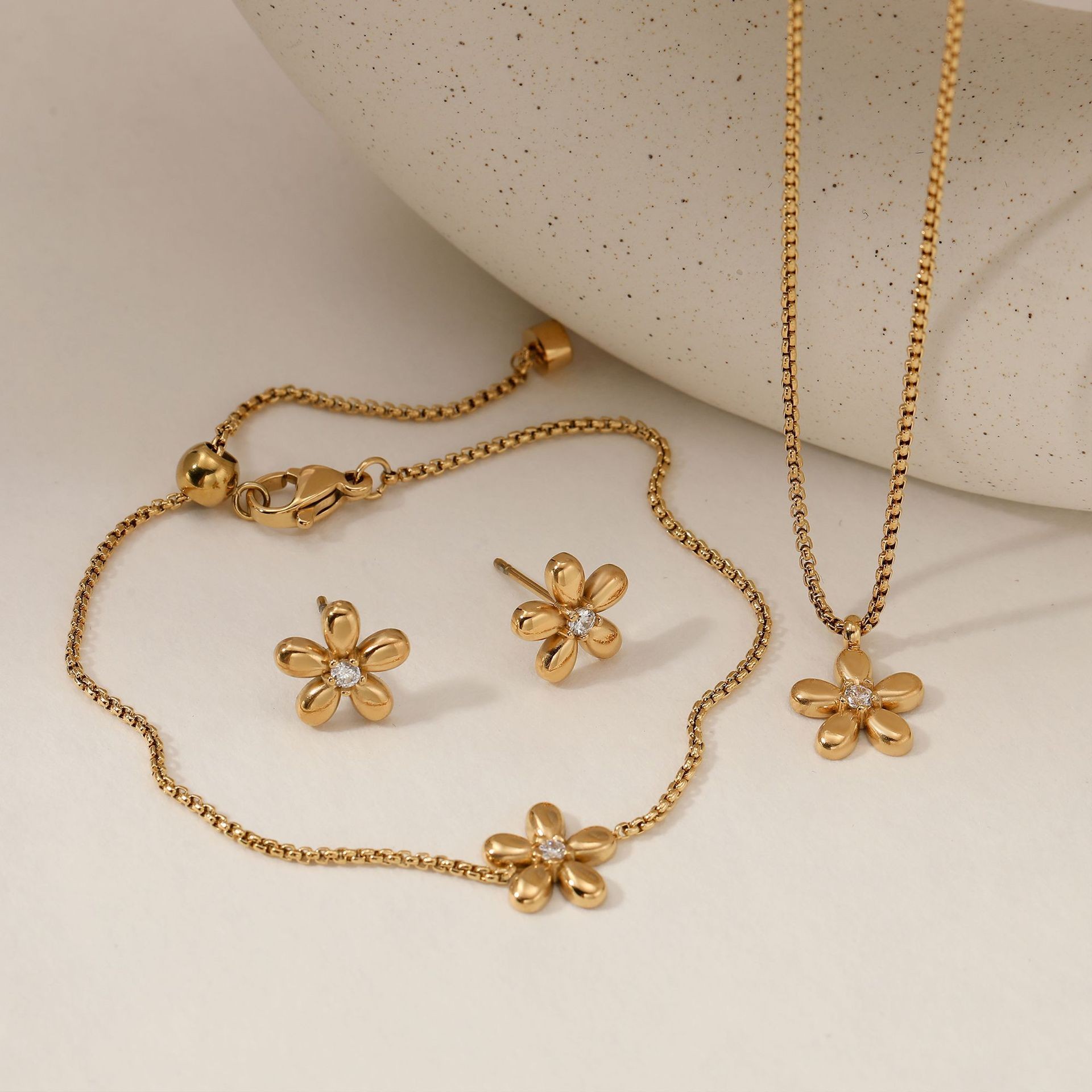 New Stainless Steel Flower Bracelet Necklace And Earring Suit Simple Fashion