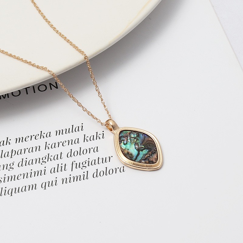 Abalone Shell Turquoise Inlaid Exquisite Short Chic Necklace