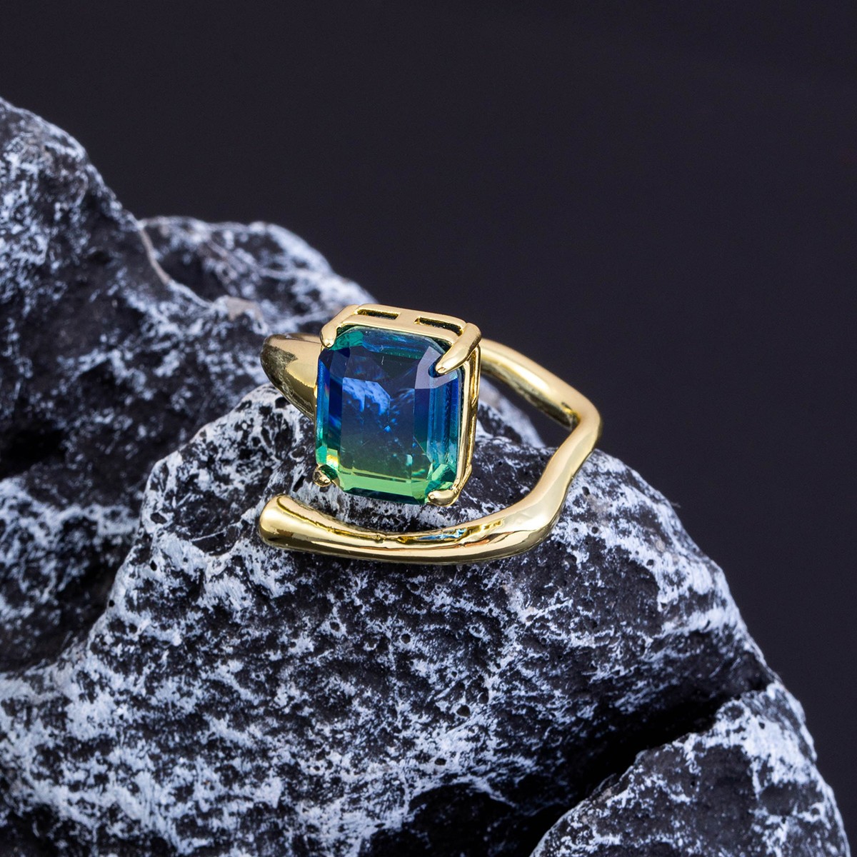 Women's Fashion Zircon Quadrangle Geometric Ring