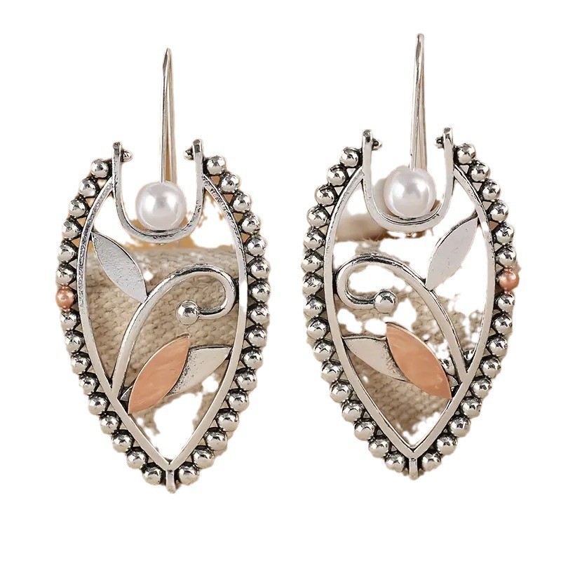 Vintage Pearl Flower And Leaf Carved Metal Lady Creative Earrings