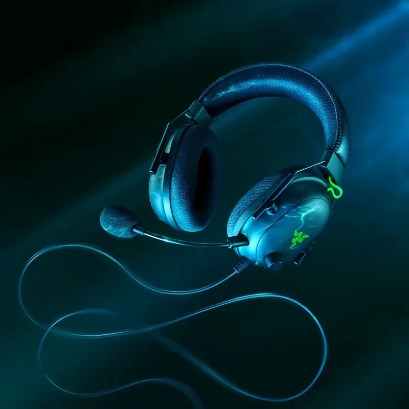Razer BlackShark V2 Wired Gaming Headset with Passive Noise Cancellation and USB Sound Card