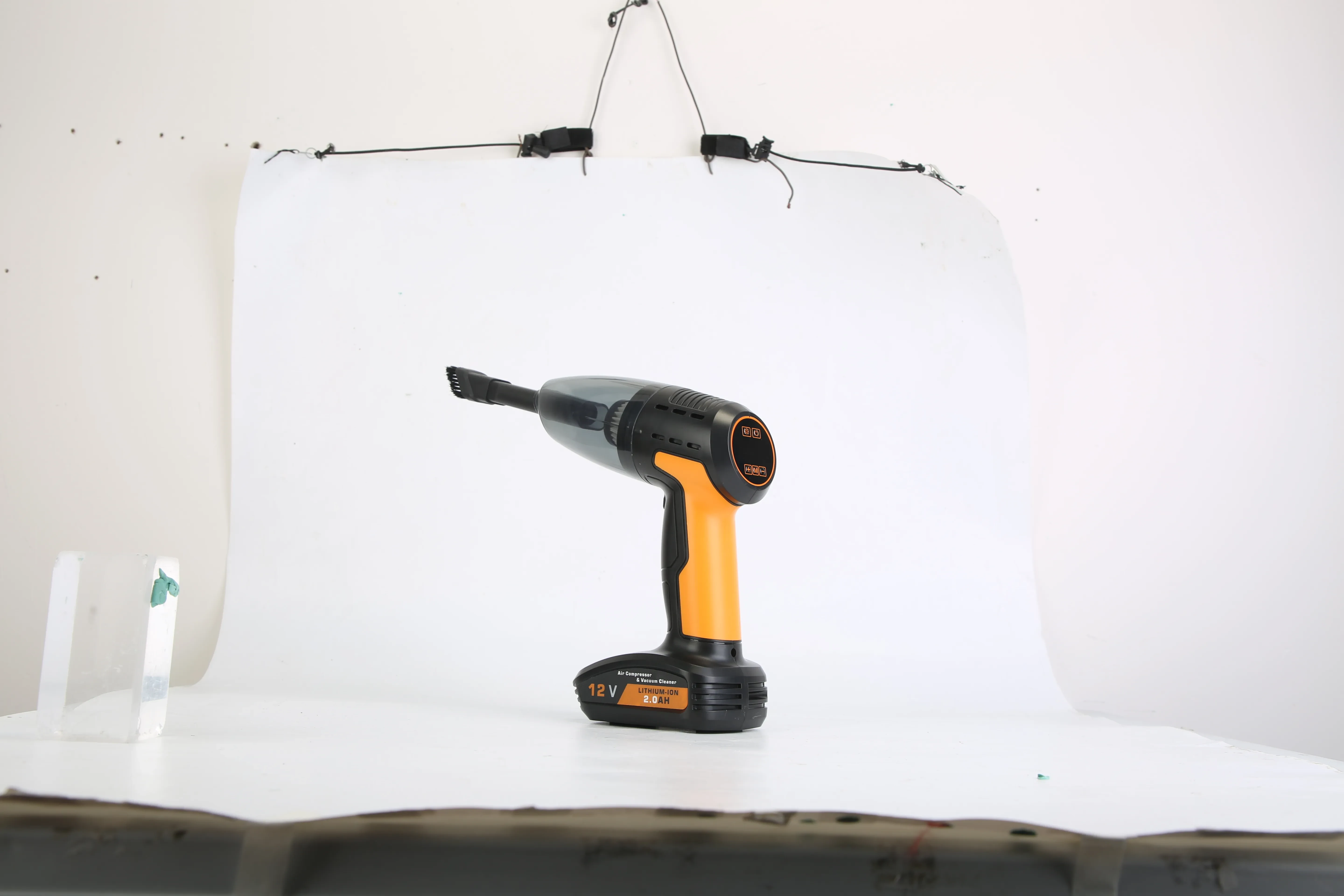 1Pc 4 In 1 Cordless Car Vacuum Cleaner And Tire Inflator With LED Light Digital Display Tire Pressure Gauge 150PSI Rechargeable Air Compressor Pump Essential Car Accessories