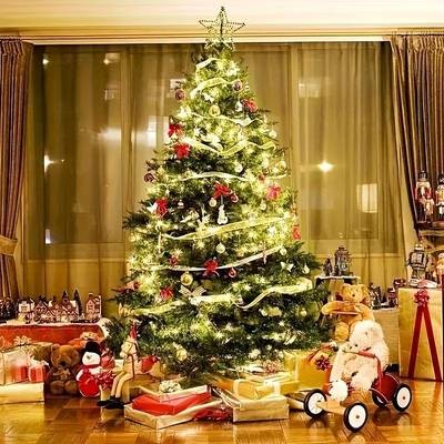 LED Christmas Lights Set with 8 Modes Bright, Festive & Easy USB Lighting