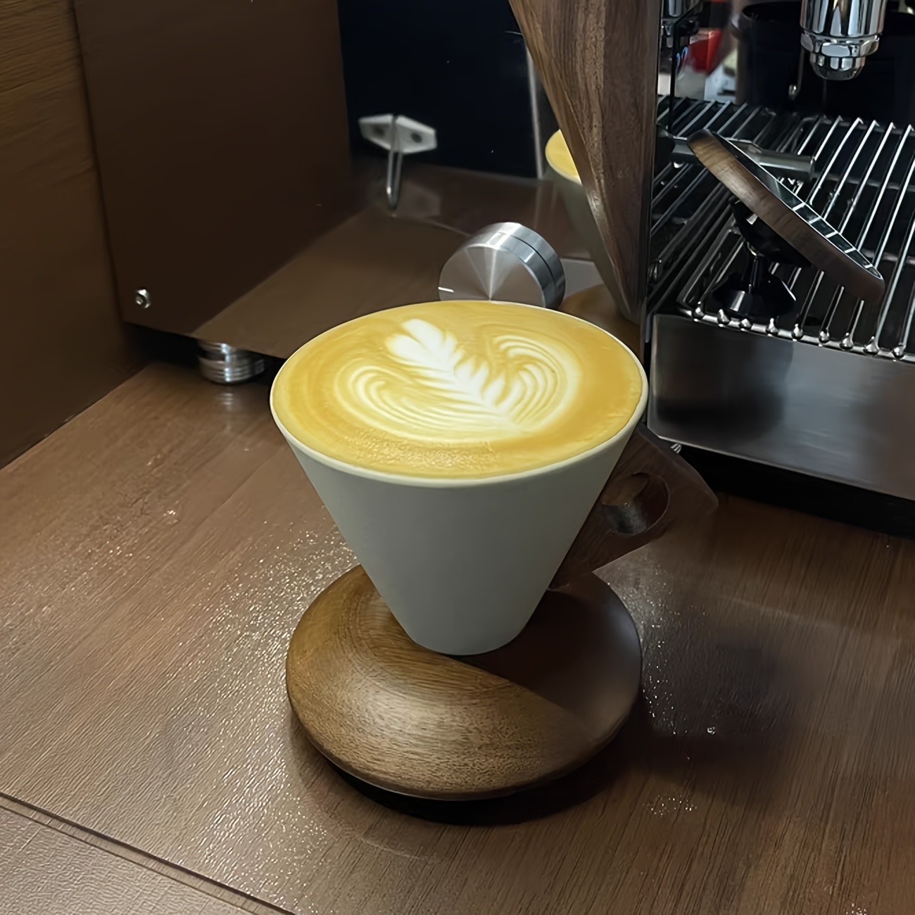 CEEFU Ceramic Coffee & Tea Mug with Wooden Saucer  Elegant Smooth-Finish Cup for Latte, Cappuccino & Holiday Drinks