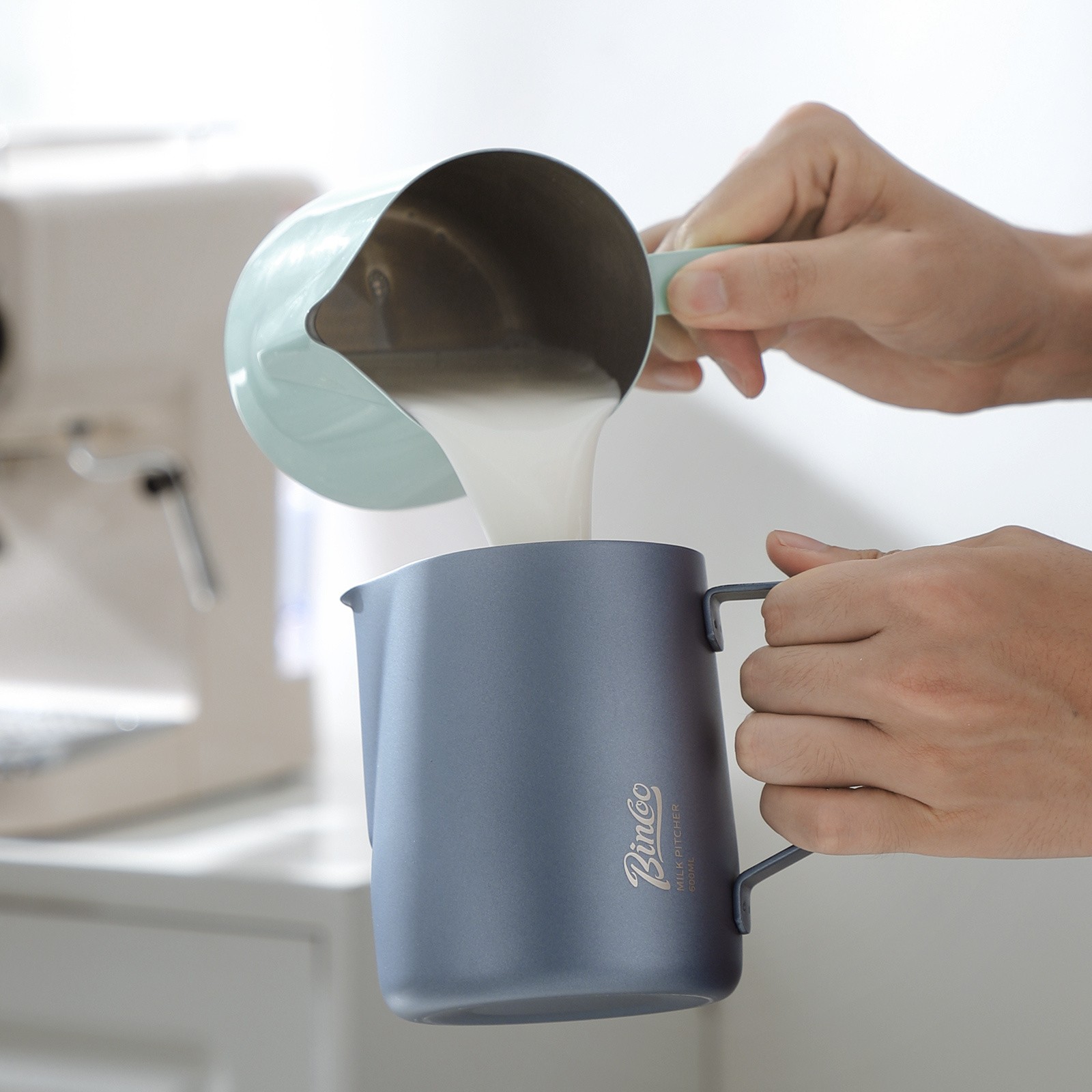 Bincoo Stainless Steel Latte Art Frothing Pitcher Set  350ml & 600ml Pointed-Spout Steam Jugs for Barista-Quality Milk Texturing