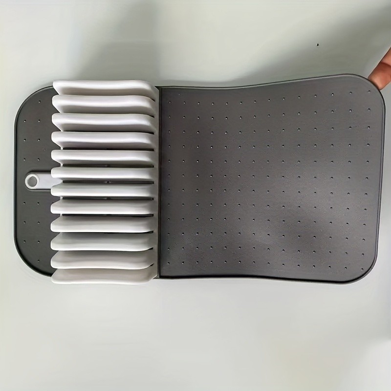 WIEZ Premium Cutting Tool Storage Mat Soft-Grip Plastic & Silicone Organizer for Medium & Large Tools