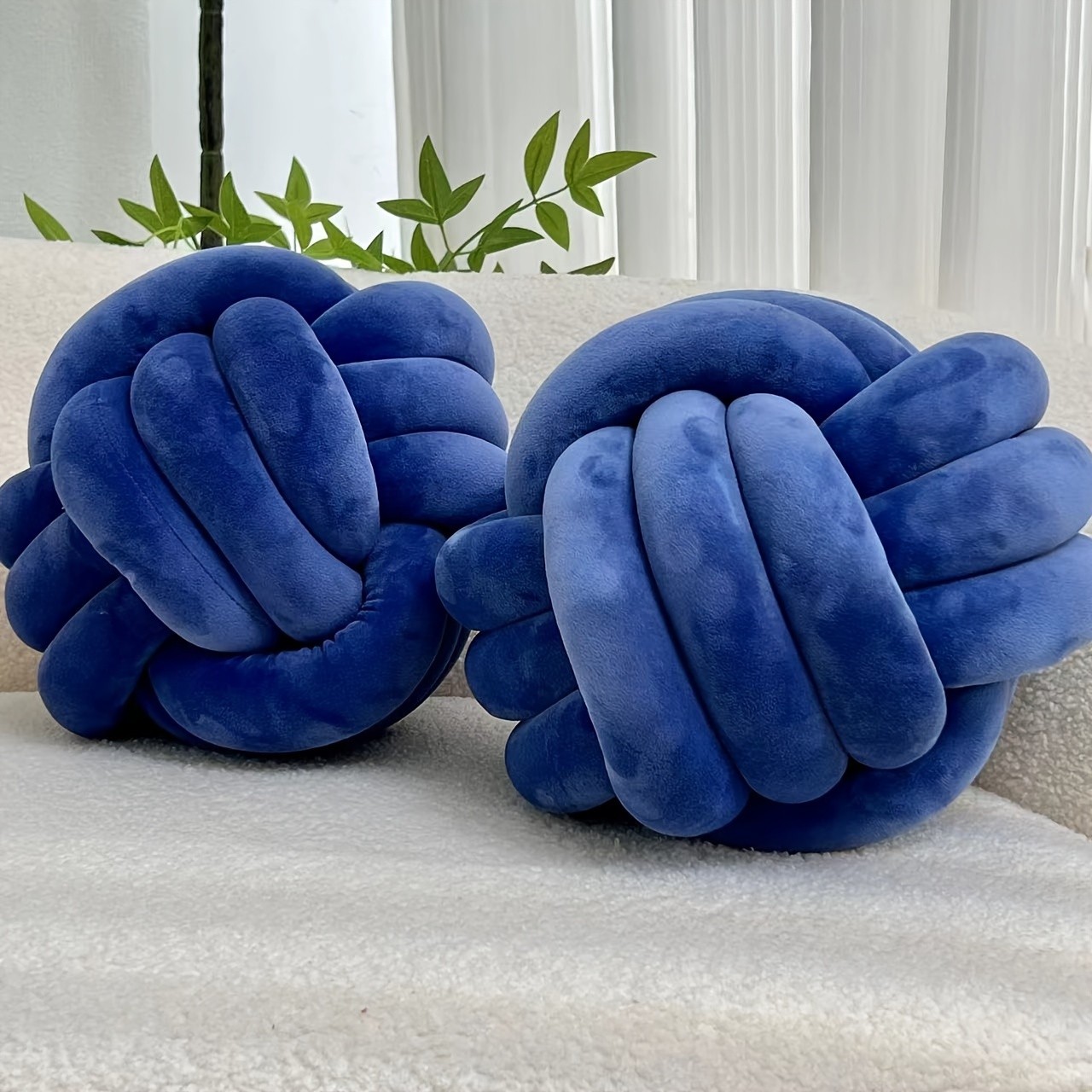 YLBKIKR 2pcs Round Knotted Throw Pillows  Plush Geometric Pattern Cushions for Comfortable and Stylish Home Decor