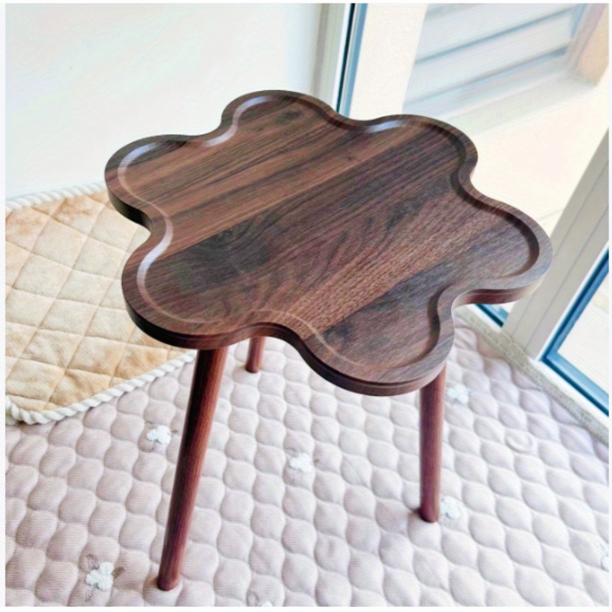 HAOZCL Round Side Table with Storage Rack Vintage Hardwood Coffee Table with Geometric Pattern Top for Living Room, Bedroom, and Balcony