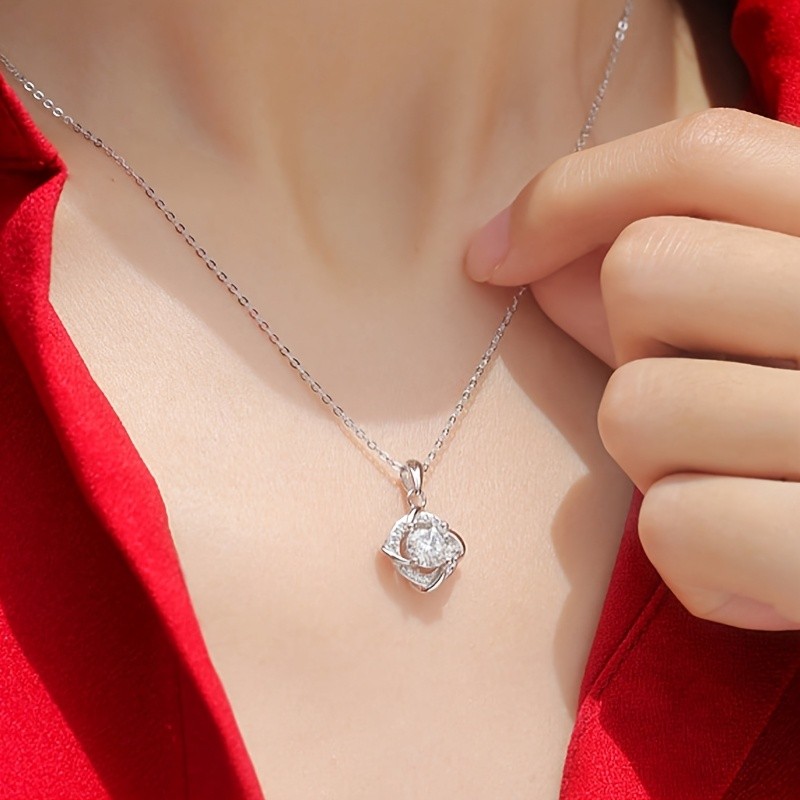 Ethic Diam 925 Sterling Silver Windmill Pendant Necklace with 1 Carat Moissanite