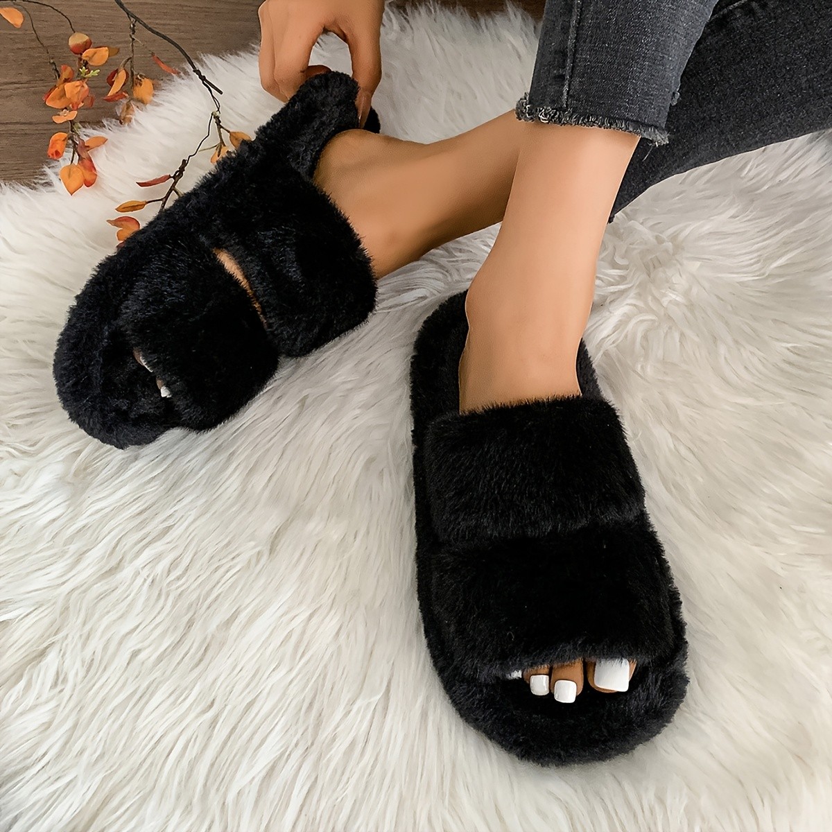 QEEDUOOF Women's Nordic Plush Slippers