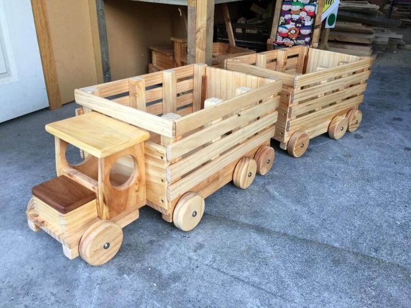 ๐ฟ๐ณ๐ฟ Ride in Stock Truck and Trailer Toy Set