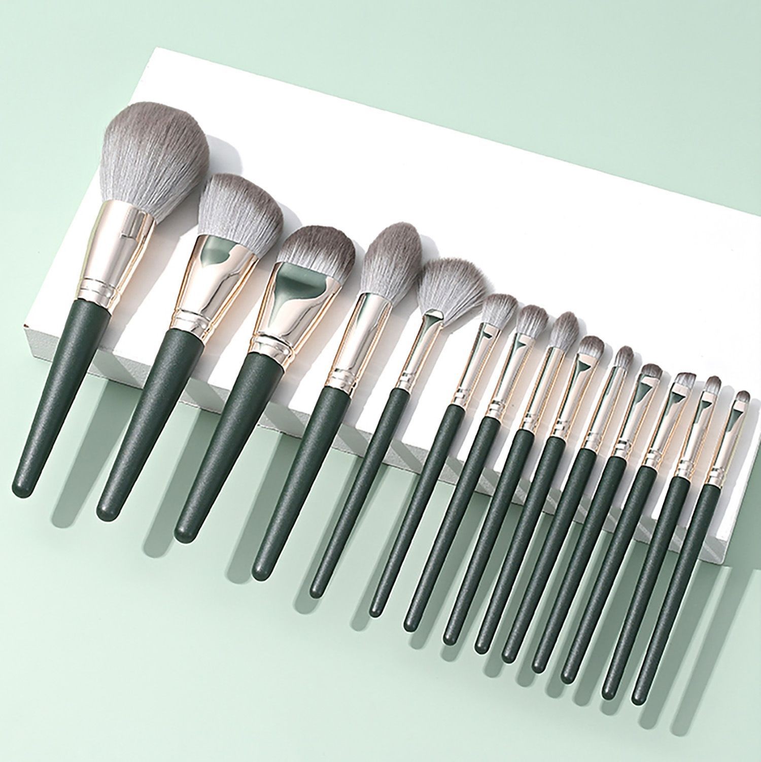 Green Cloud 14 Makeup Brushes Set