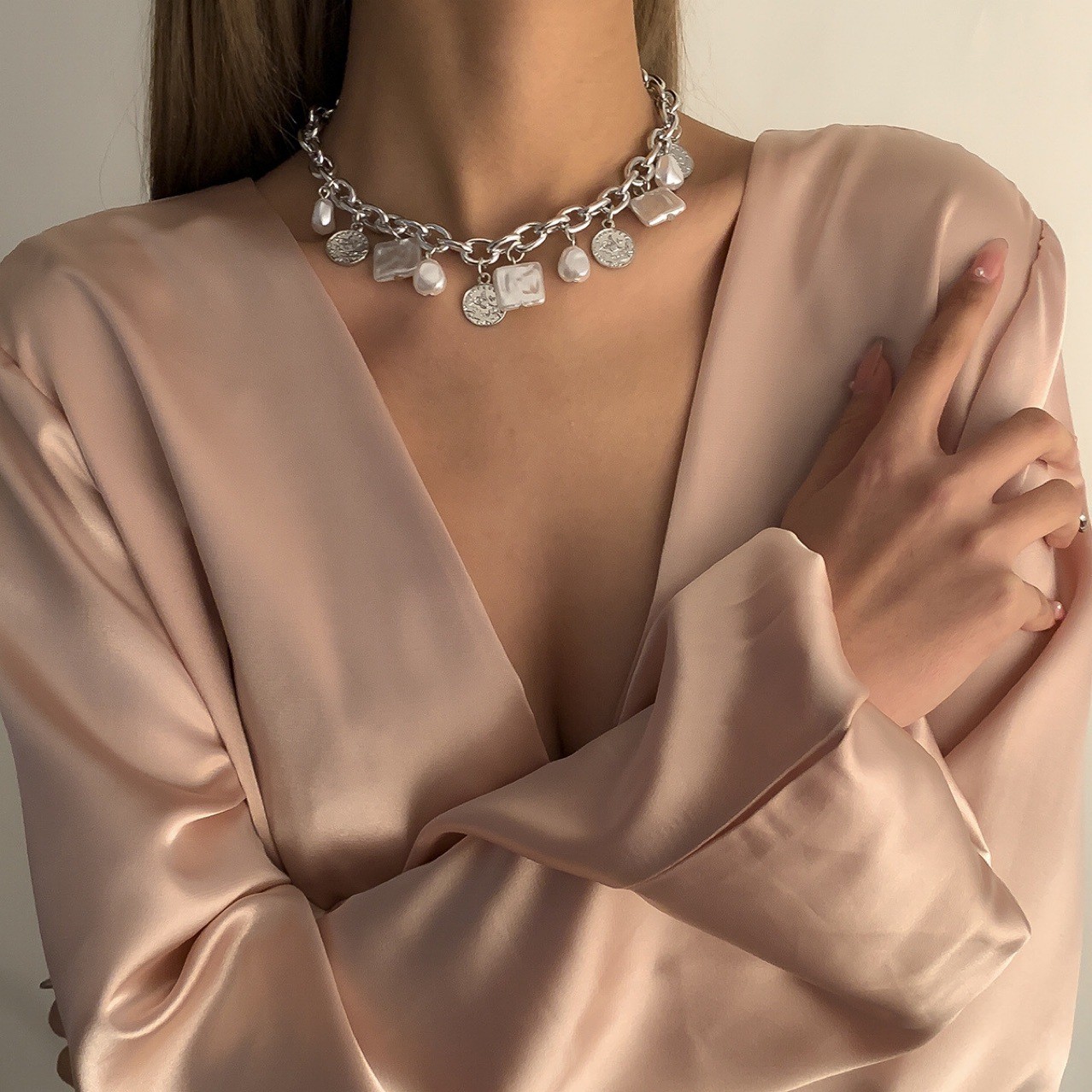 Imitation Pearl Coin Clavicle Chain