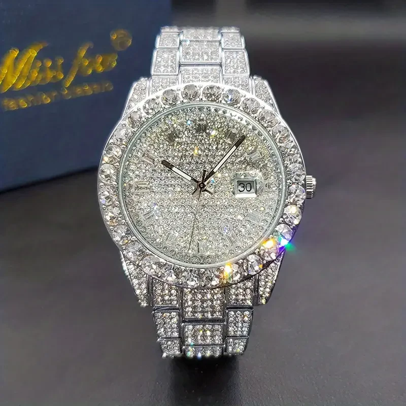 Stylish Men's Faux Diamond Quartz Watch