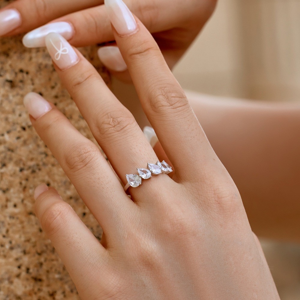 S925 Sterling Silver Pear-Shaped Water Drop Row Design Ring