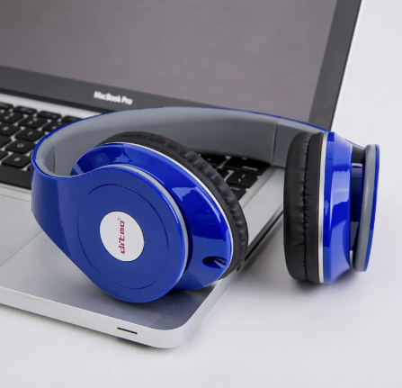 Wireless sports headphones