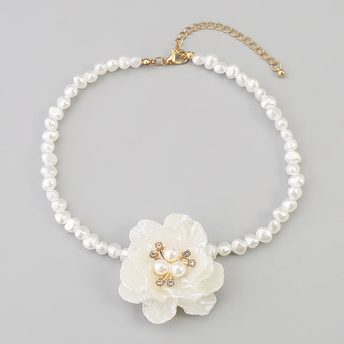 Romantic Three-dimensional Camellia Pearl Necklace