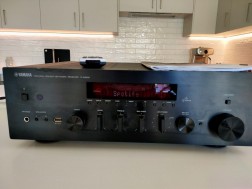 Yamaha R-N500 Hi-Fi 2.1 network receiver