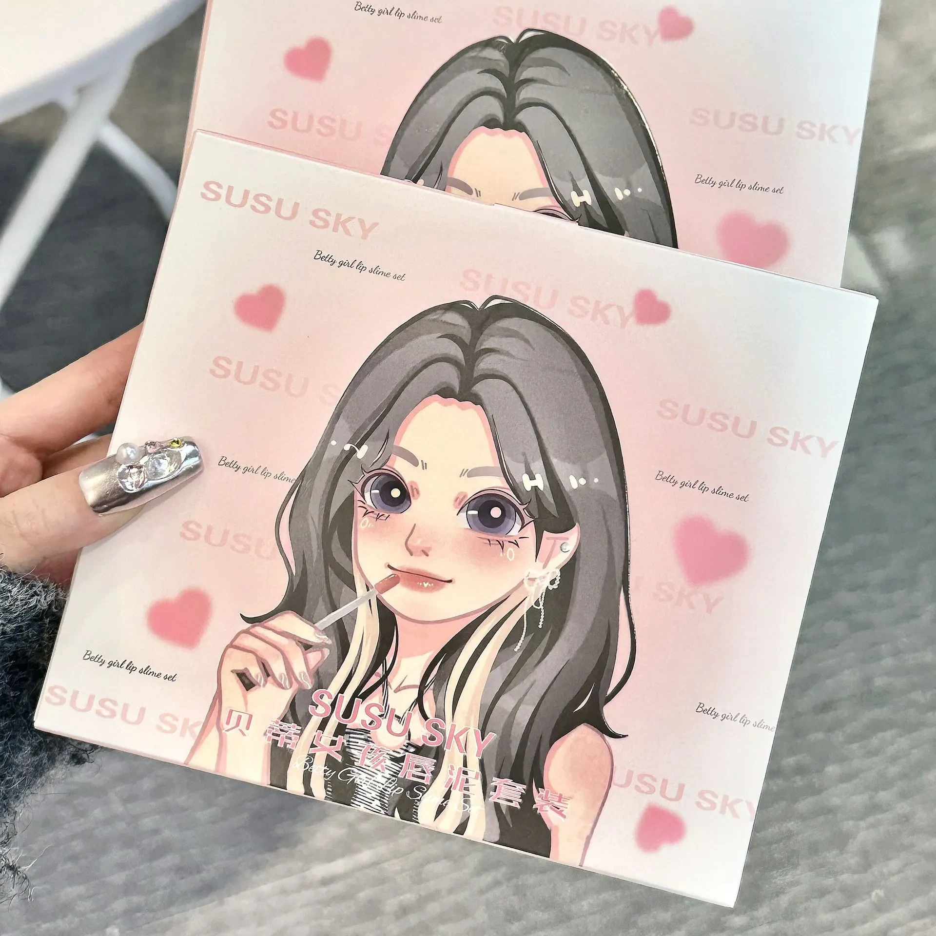 Betty Girl Lip Mud Suit Lasting