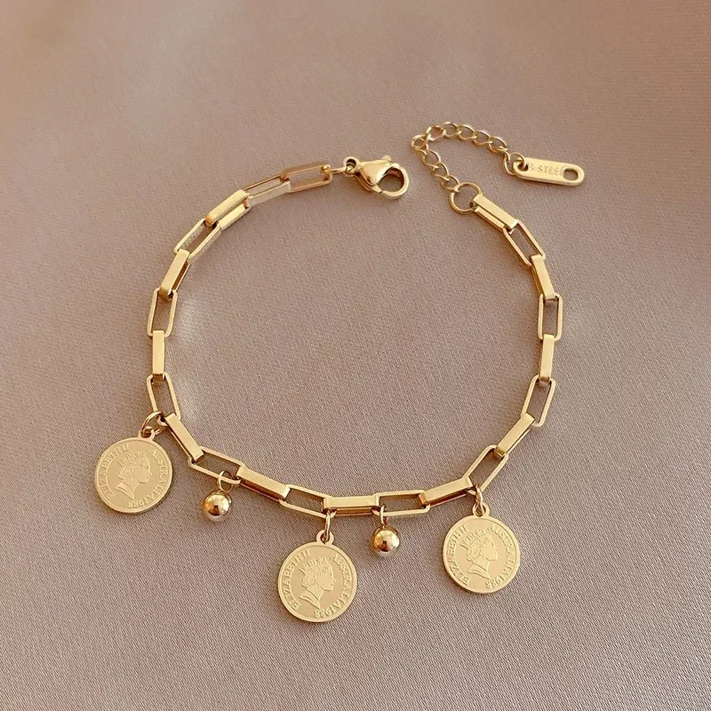 Fashion Gold-Color Bracelet with Round Sign Pendant