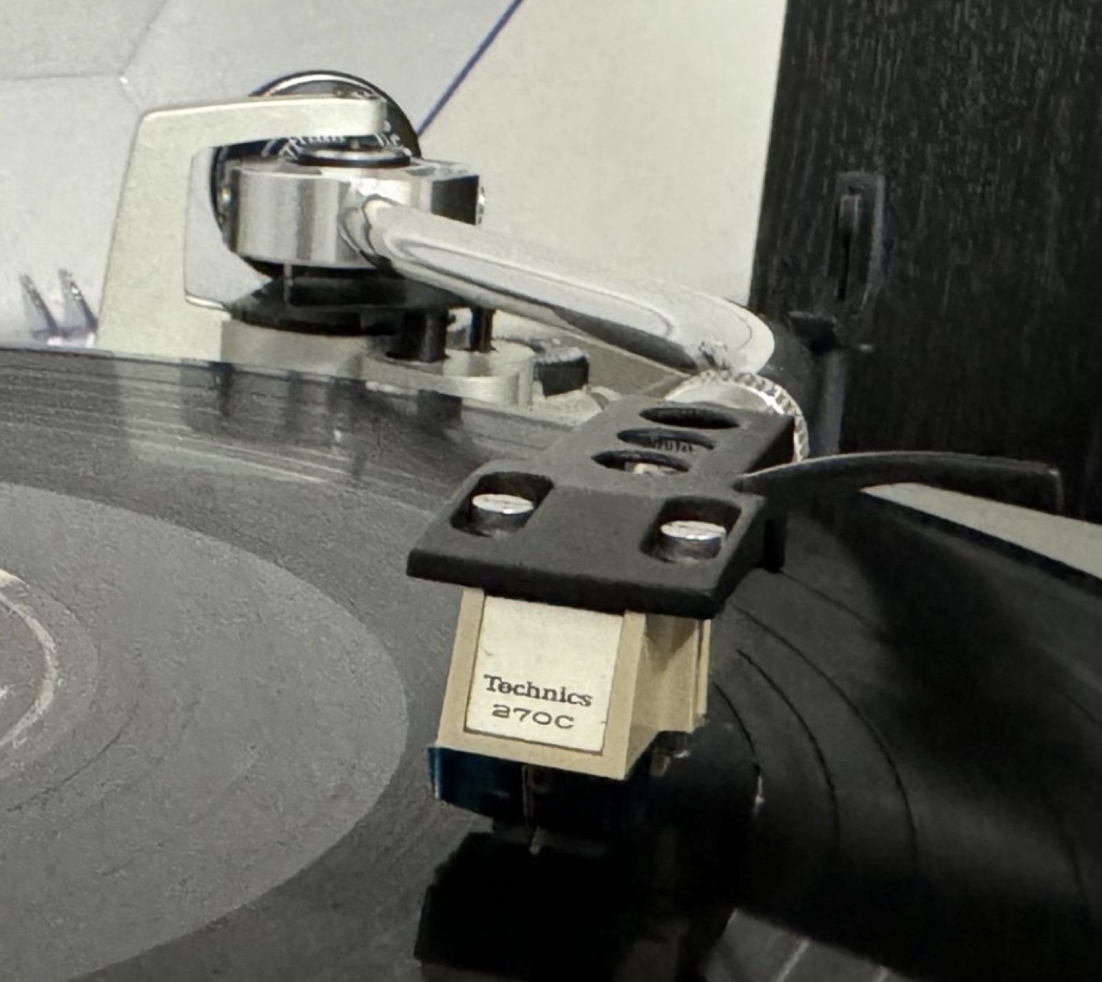 TECHNICS DIRECT DRIVE SL-D2 W/ ORIGINAL SHIPPING CARTON & 270C CART -MINT