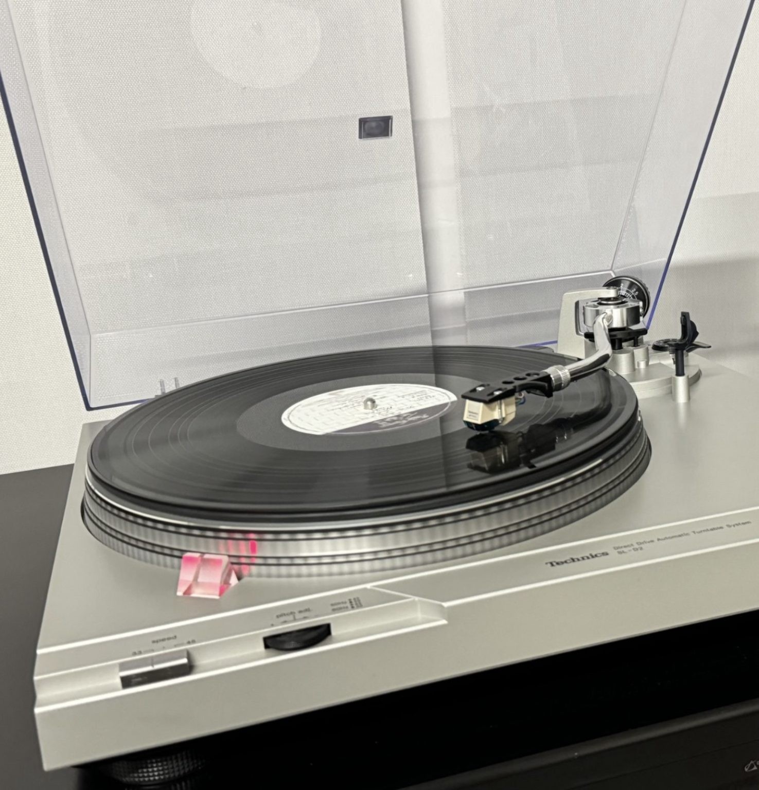 TECHNICS DIRECT DRIVE SL-D2 W/ ORIGINAL SHIPPING CARTON & 270C CART -MINT