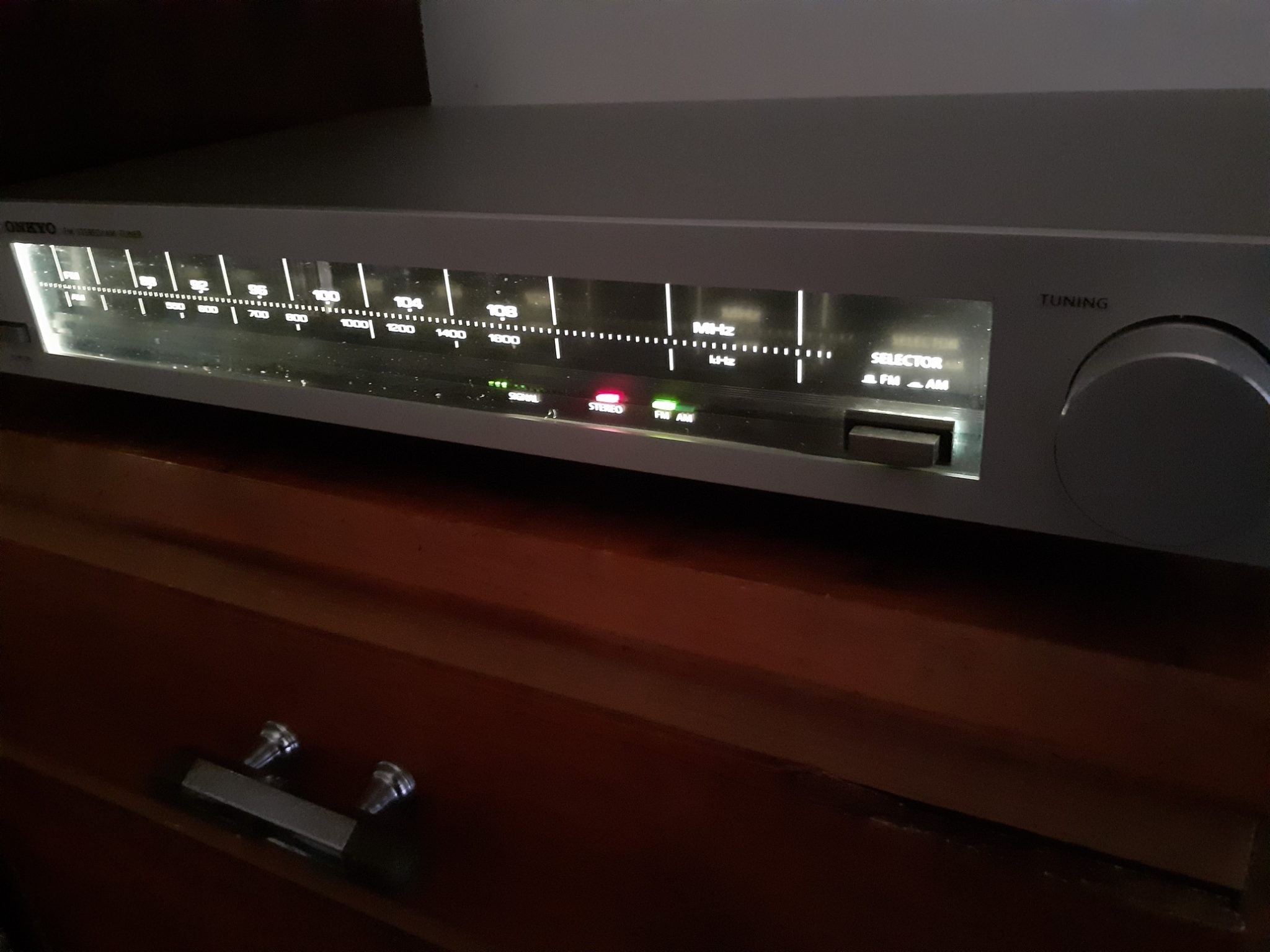 Onkyo Stereo FM/AM Tuner T-05
