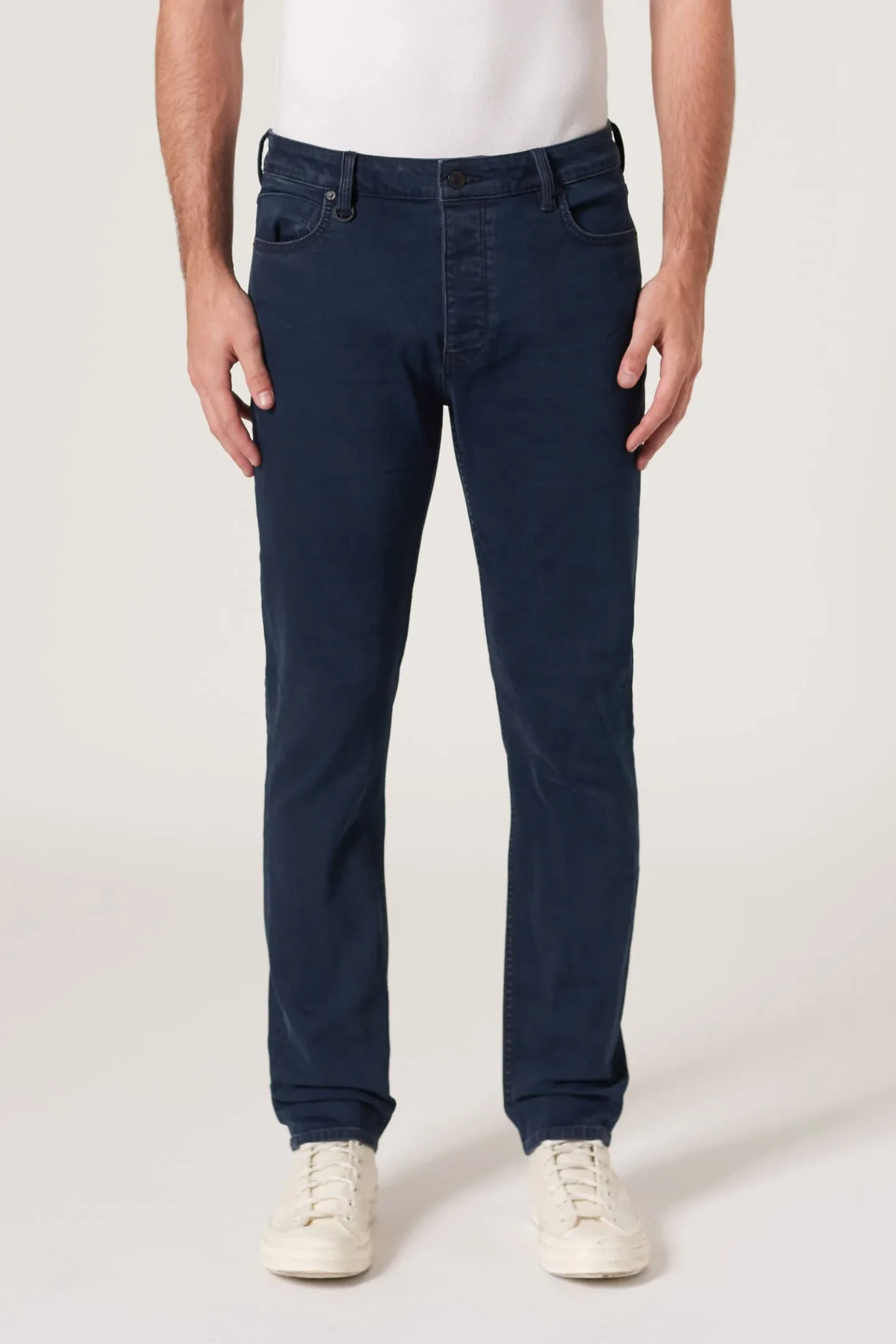 Men Neuw Ray Tapered Jeans