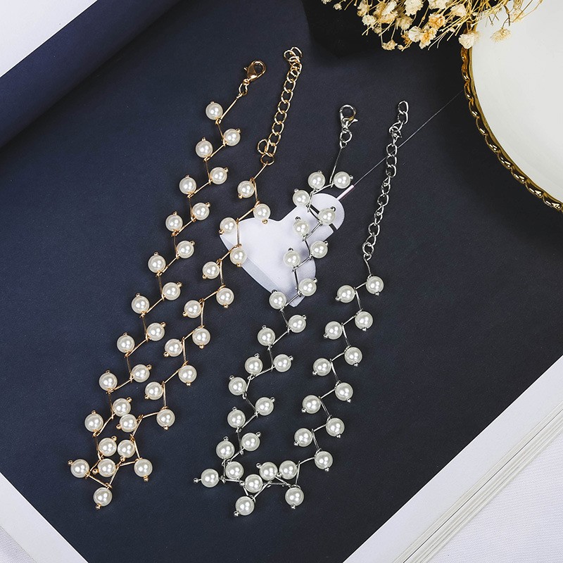 Womens Simulated Pearls Necklace