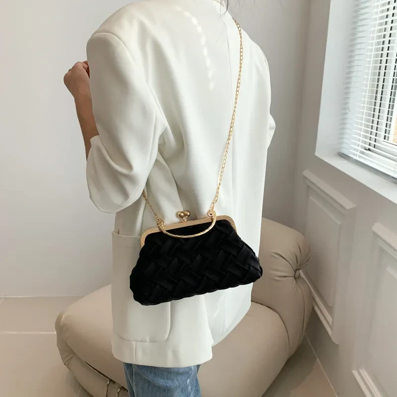 Fashionable Simple One-shoulder Portable Shell Bag