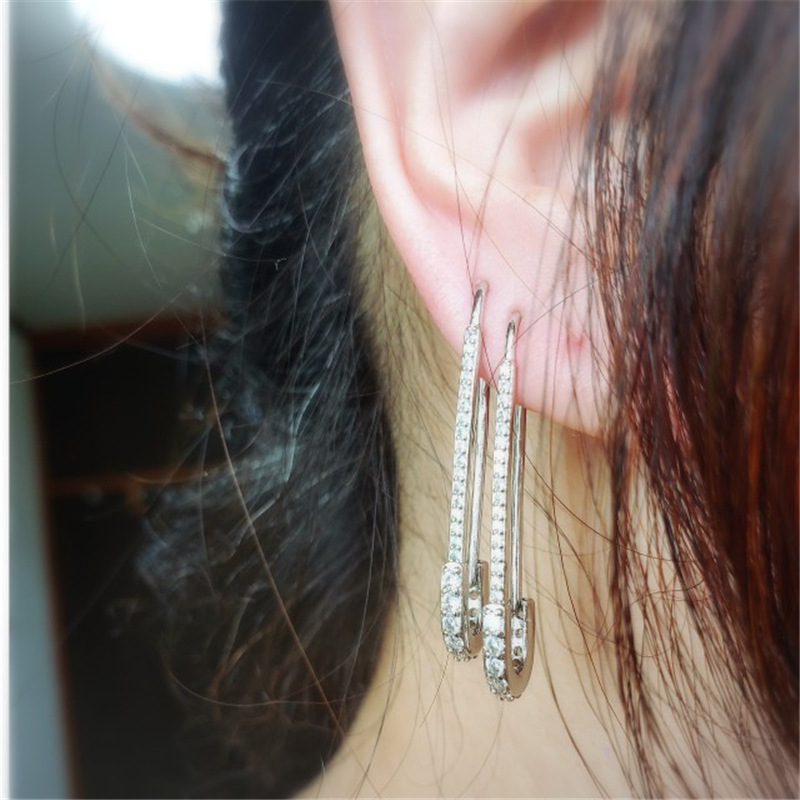 Simple stud pin