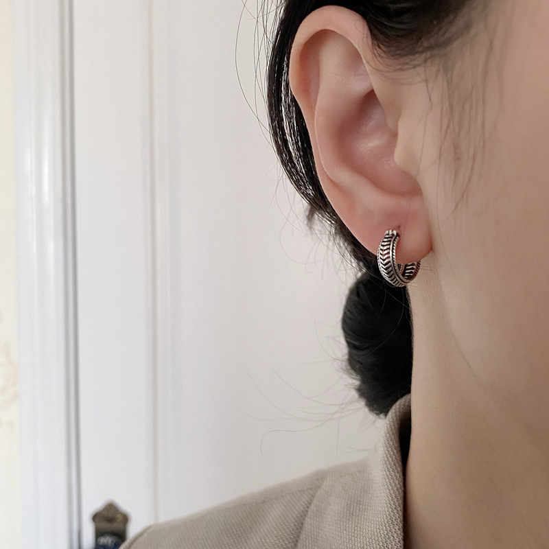 Niche Vintage Earrings Female Twist Simple
