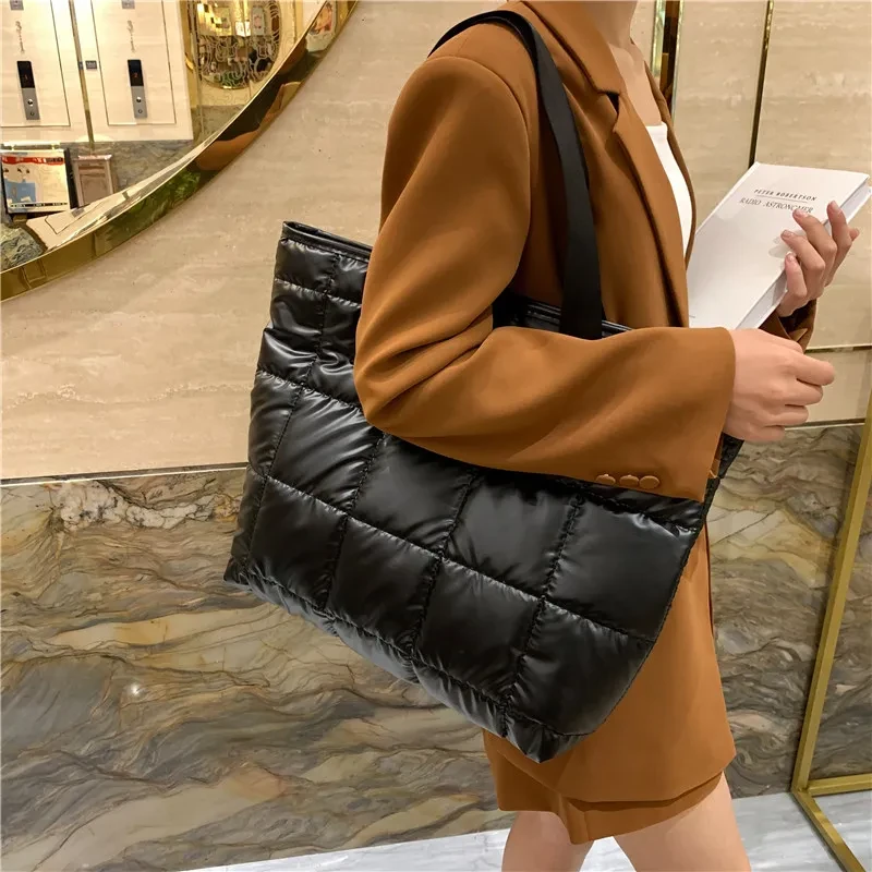New Large Capacity Popular Shoulder Bag