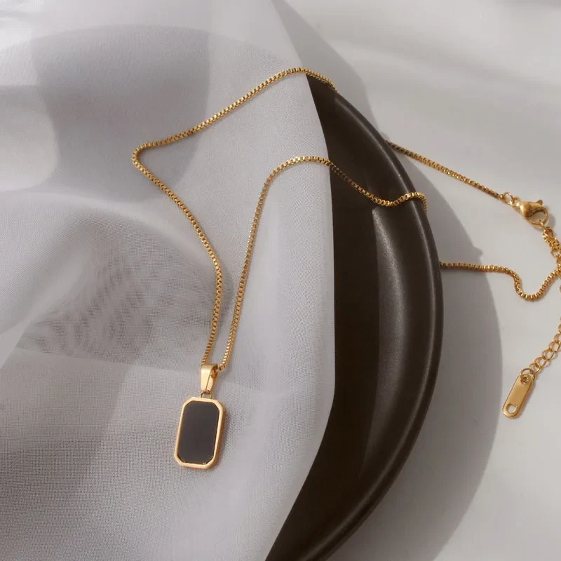 Rectangular Pendant Necklace Design 18K Gold Non-fading Fashion Steel Necklace For Women