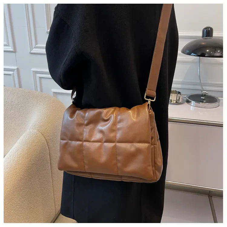 Fashion Retro Lingge Embroidery Thread Large Capacity Cotton Suit Bag For Women
