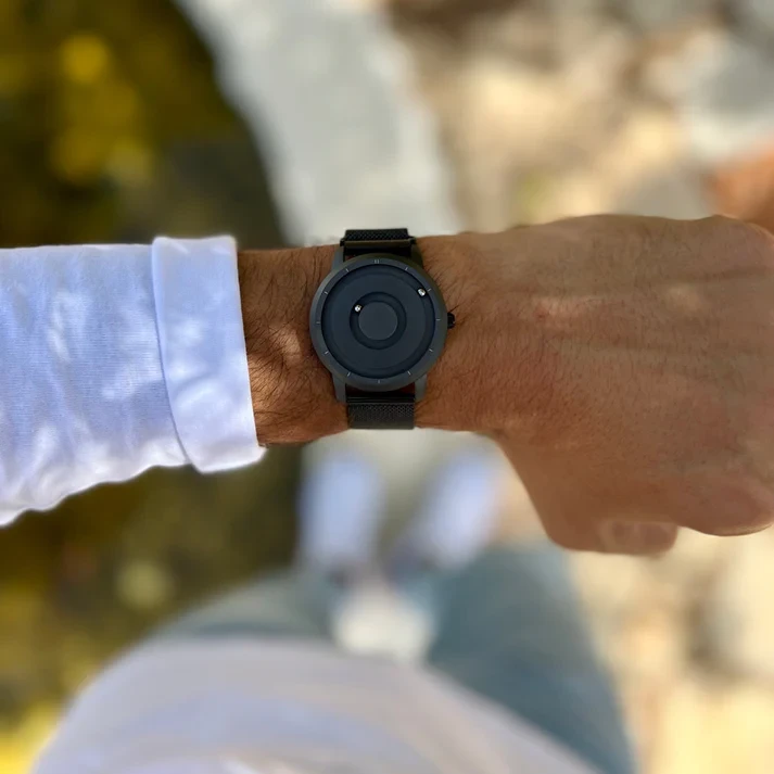 Magneto Watch
