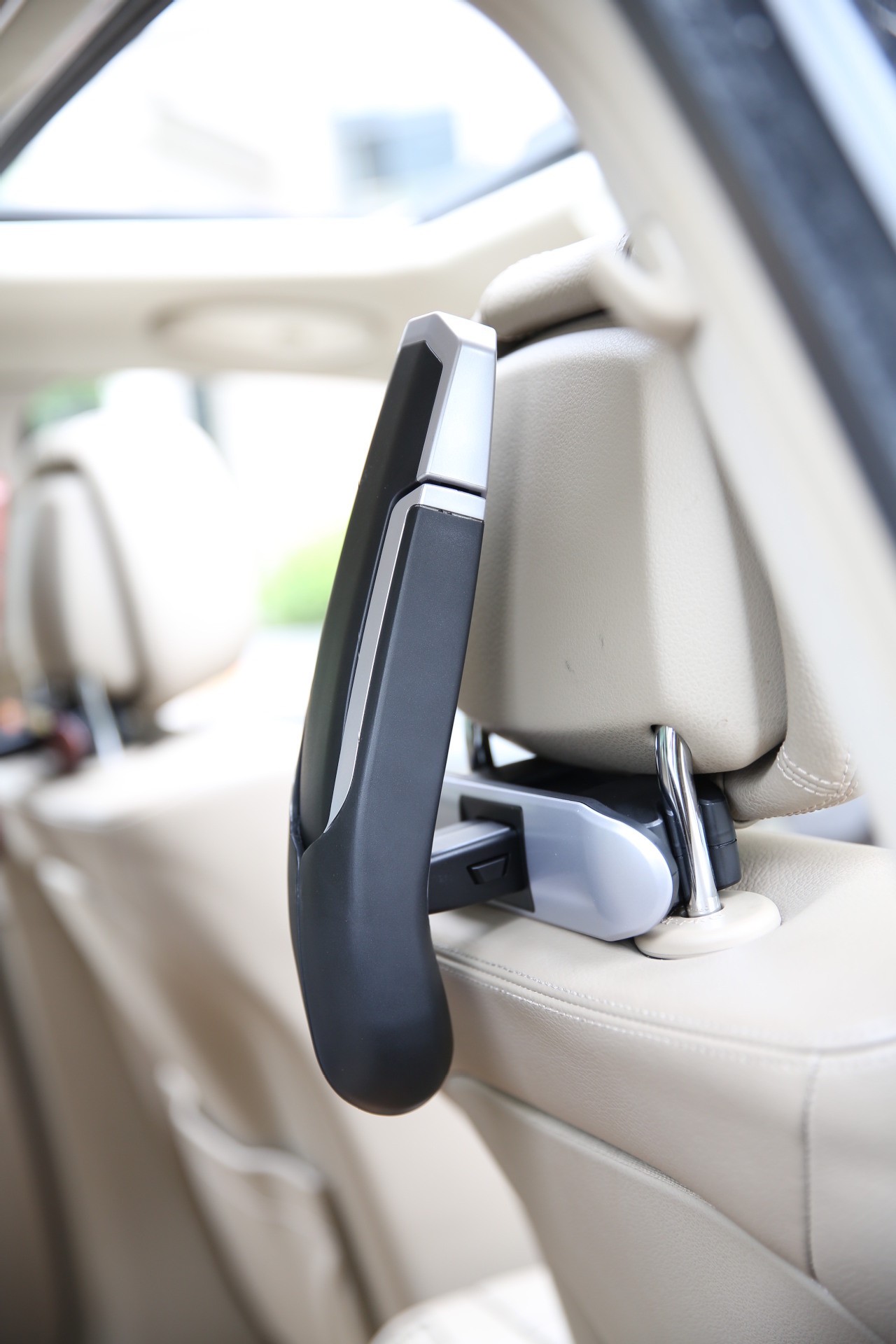 Car Hanger Automotive Supplies Matte Black Silver Edge