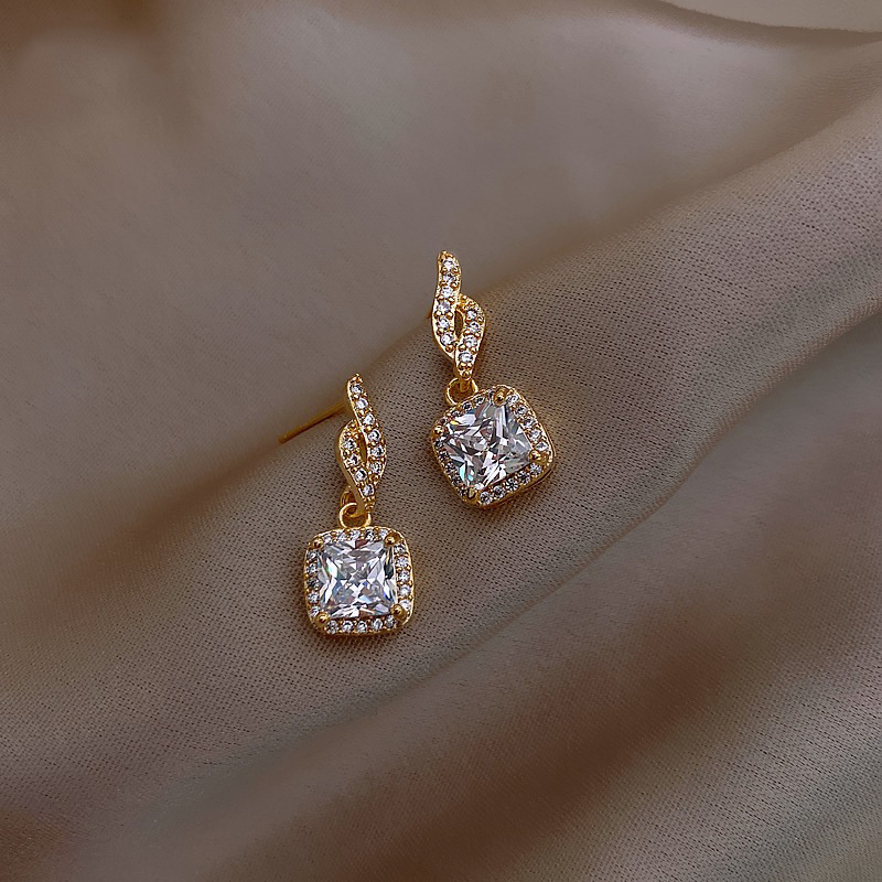 Temperament Net Red Simple Earrings