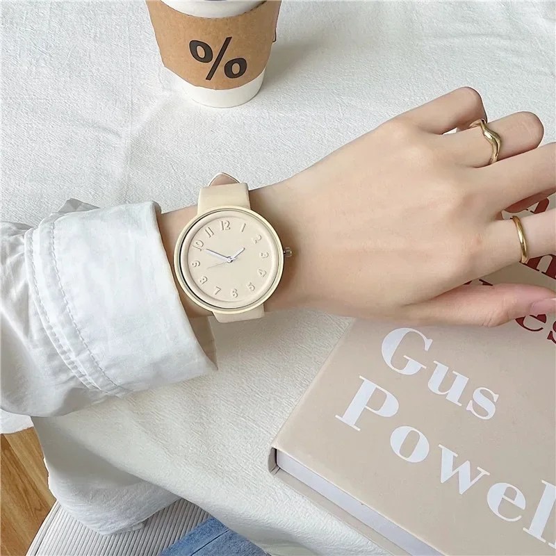 Women Quartz Watch Macaron Color Retro Digital Wristwatch