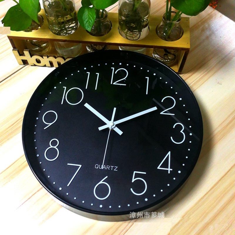 WHITE/BLACK 30CM FASHION CLOCK